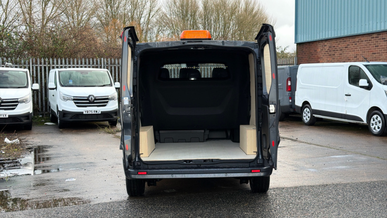 Nissan Primastar 30 L2 Diesel 2.0 dCi 130ps H1 Tekna Crew Van